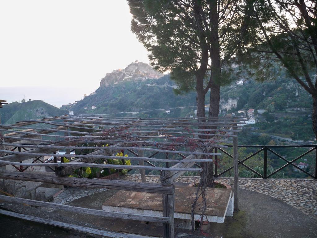 Hostal Rifugio Dei Tre Pini Castelmola Exterior foto